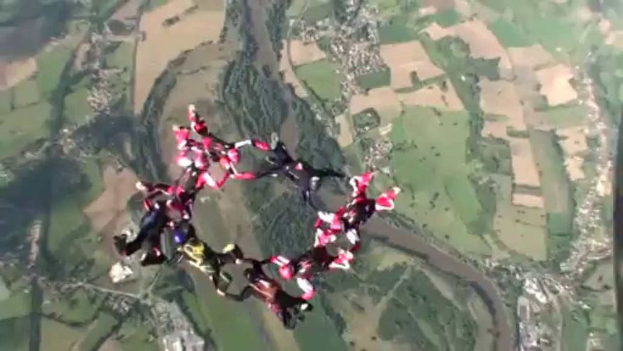 PARACHUTISME - CHAMPIONNATS DE FRANCE VICHY 2013 - VR8 « Monaco Vitalsea Saut5»- 10aout13
