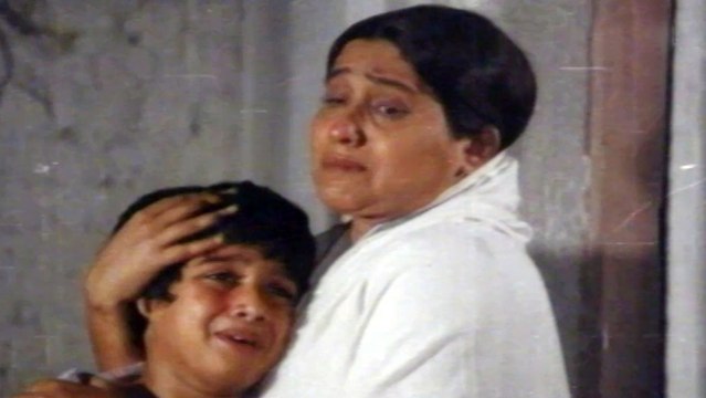 Andhra Keasri Movie Parts-02 - Small Boy Was Punished By Owner Of Garden And The Boy Was Crying - Vijayachander, Murali Mohan - HD