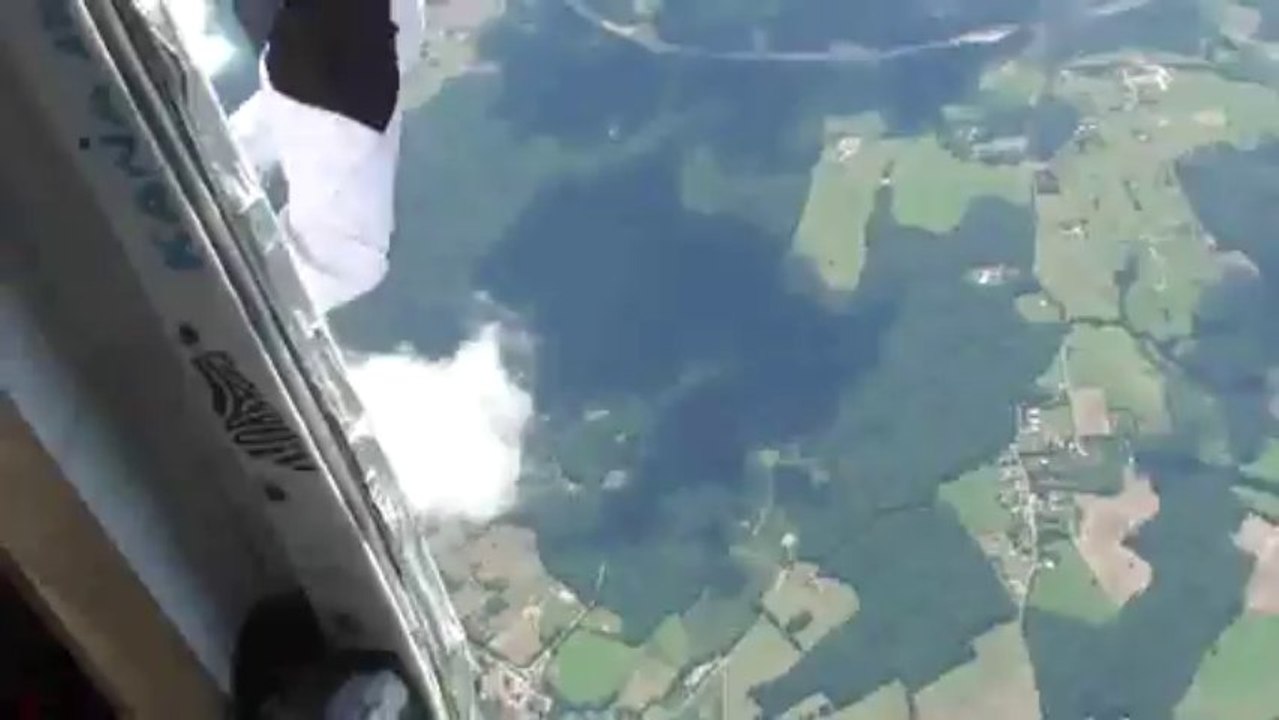 PARACHUTISME - CHAMPIONNATS DE FRANCE VICHY 2013 – VC4 « Anger Saumur Tours Pays de la Loire Saut 5»- 10aout13