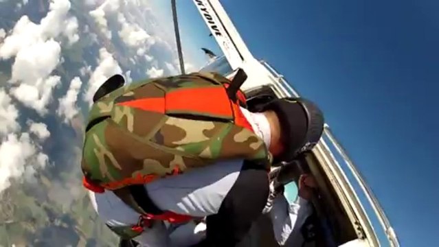 PARACHUTISME - CHAMPIONNATS DE FRANCE VICHY 2013 – Freefly « MilkBrothers Corbas Saut5»- 9aout13.wmv