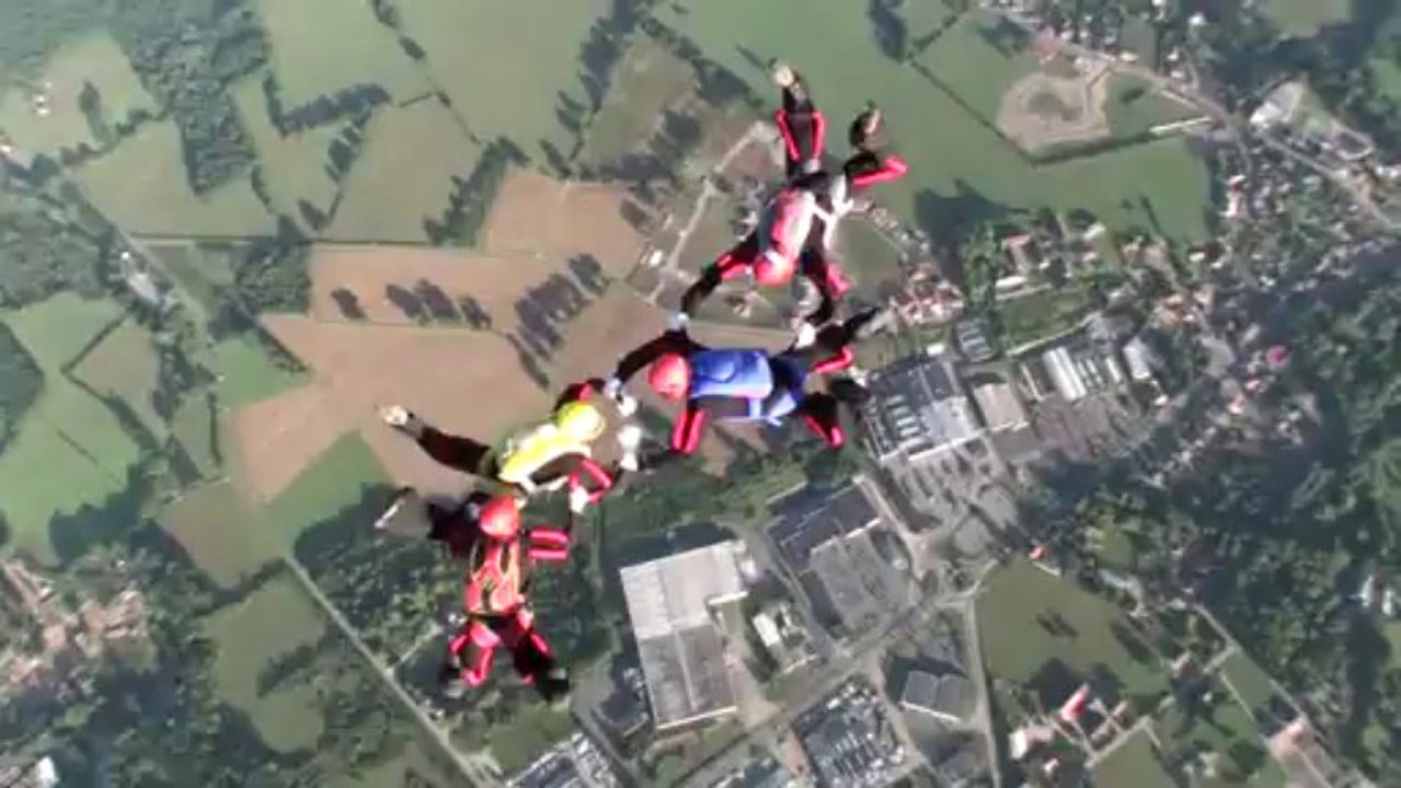 PARACHUTISME - CHAMPIONNATS DE FRANCE VICHY 2013 - VR4 «Annecy Artupox no limit Saut6»- 11aout13
