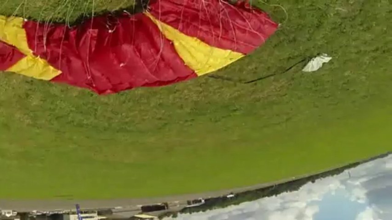 PARACHUTISME - CHAMPIONNATS DE FRANCE VICHY 2013 – Freefly « Air Wax Gap Nice Saut7»- 10aout13