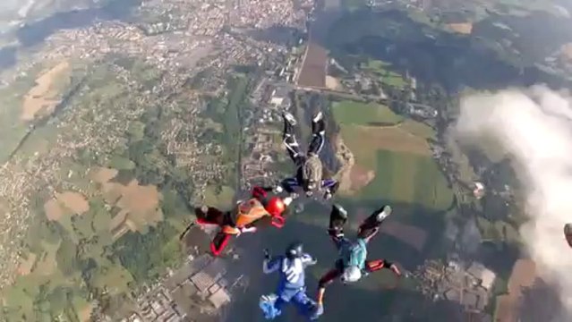 PARACHUTISME - CHAMPIONNATS DE FRANCE VICHY 2013 - VR4 «Lockless-Maugio JCM Saut5»- 10aout13