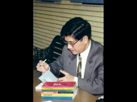 Truyện Ngắn Nguyễn Ngọc Ngạn - Biển Vẫn Đợi Chờ