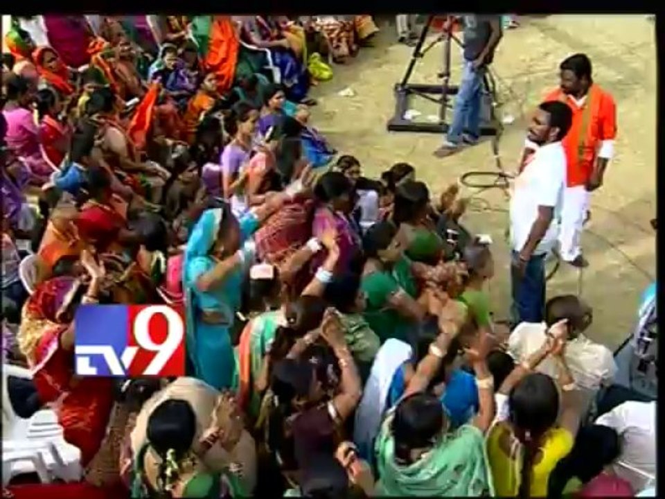 Gujarati artists perform @ Nava Bharat Yuva Bheri Sabha