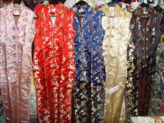 Tina Qipao Shop 天娜旗袍店 (中國旗袍/長衫): http://tinaqipao.orgfree.com/index-c.htm