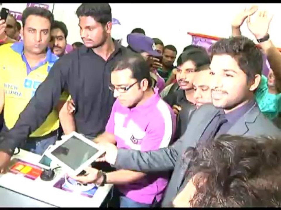 Lot Mobile Store Opening by Allu Arjun