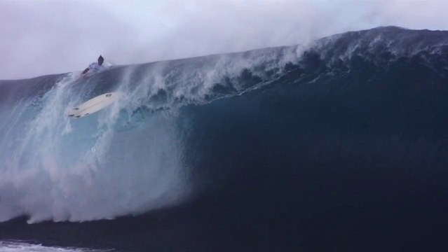 How Not To Surf Teahupoo - 2013 Billabong Pro Tahiti