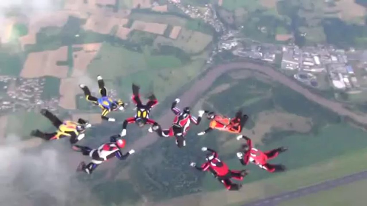 PARACHUTISME - CHAMPIONNATS DE FRANCE VICHY 2013 - VR8 « Just Kindair Leblanc Saut3»- 9aout13