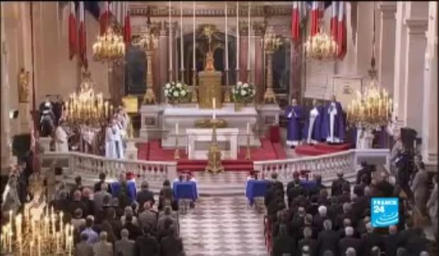 Aux Invalides, Hollande rend hommage aux soldats français morts en Afghanistan