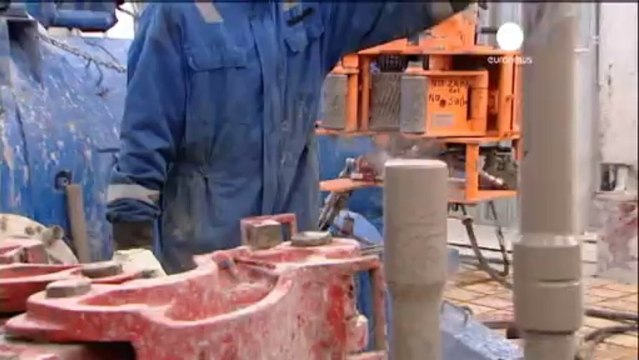 British PM urges backing for fracking