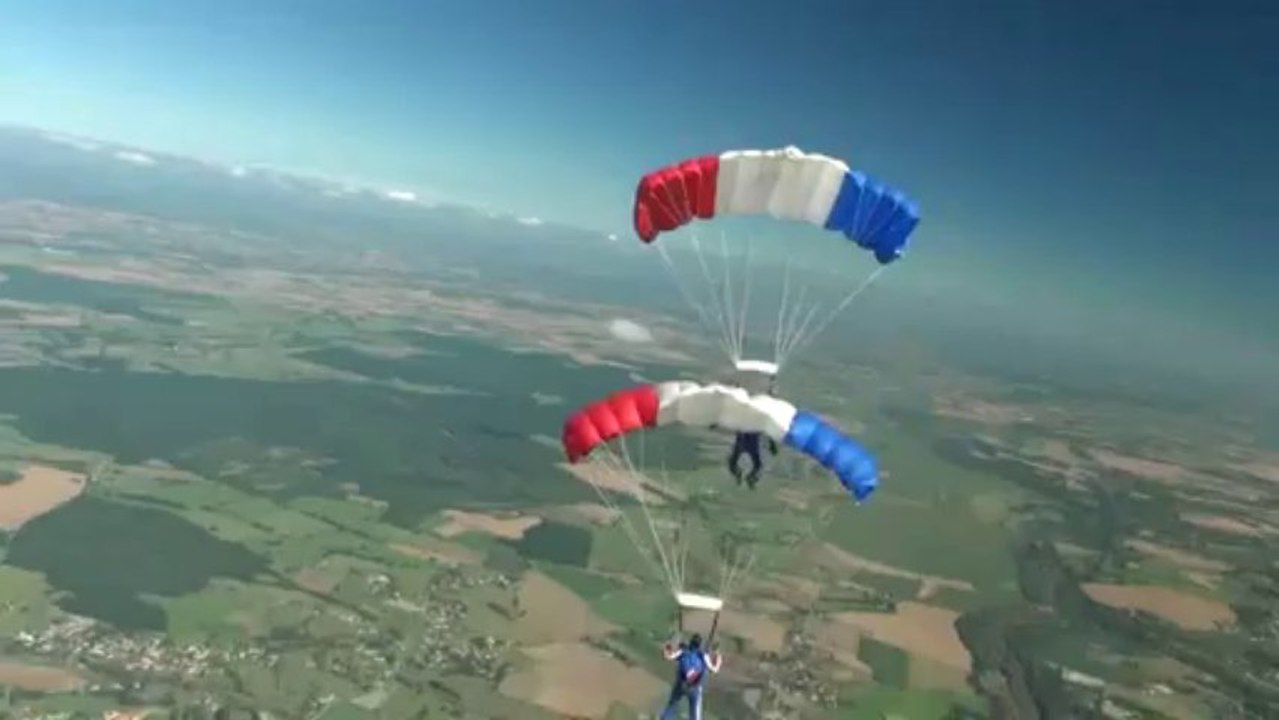 PARACHUTISME - CHAMPIONNATS DE FRANCE VICHY 2013 - VC2 « armée de l'air Saut 6»- 11aout13