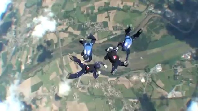 PARACHUTISME - CHAMPIONNATS DE FRANCE VICHY 2013 - VR4 « Armée de L’air Nice Saut4»- 10aout13