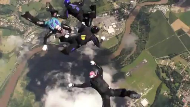 PARACHUTISME - CHAMPIONNATS DE FRANCE VICHY 2013 - VR4 « Les 100 Ciels Maubeuge Saut4»- 10aout13