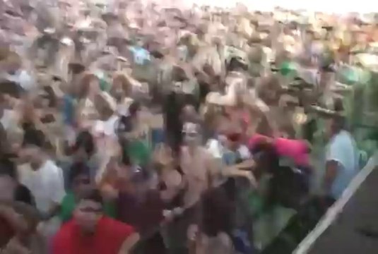 MSTRKRFT - Coachella 2007 (clip 2 of 5)