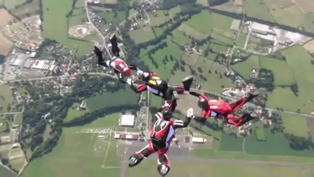 PARACHUTISME - CHAMPIONNATS DE FRANCE VICHY 2013 - VR4 « Les Justes Leblanc Saut5»- 10aout13