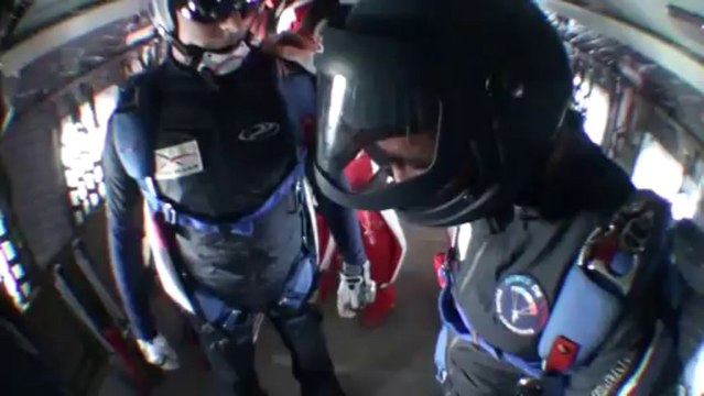 PARACHUTISME - CHAMPIONNATS DE FRANCE VICHY 2013 - VR4 «Le 4 Crétins Flyzone Clermont Saut1»- 9aout13