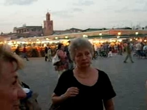 Prière sur la place Djemâa-el-Fna