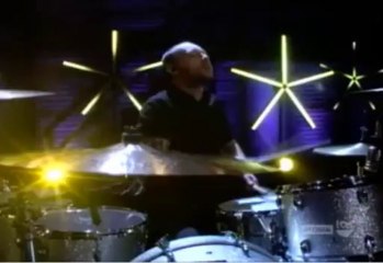 Paramore 'Still Into You' on Conan (08-12-13)