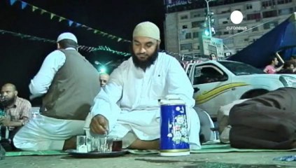 Stand-off in Cairo as pro-Mursi supporters wait for...