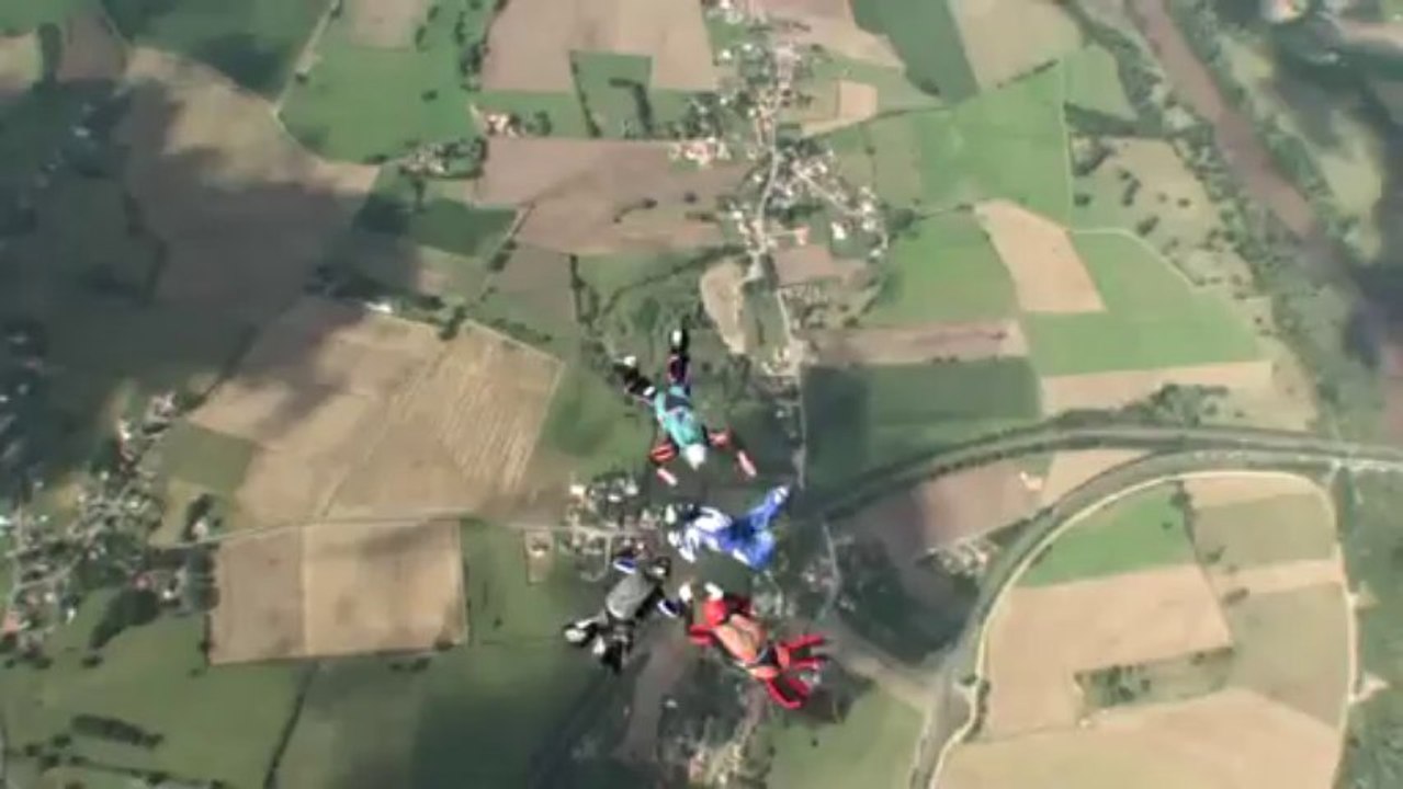 PARACHUTISME - CHAMPIONNATS DE FRANCE VICHY 2013 - VR4 « Lockless Maugio Saut3»- 9aout13