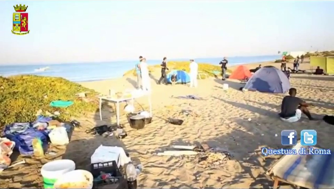 Ostia (Roma) - Operazione "Free Beach" per spiagge pulite (06.08.13)