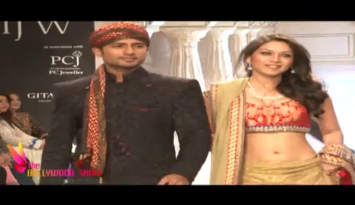 Sanjeev Kapoor walks the ramp with his wife IIJW