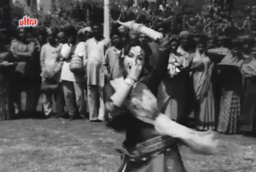 Ghungharva Mora Cham Cham Baje - Mehmood, Helen, Zindagi Song