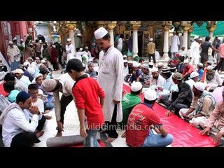 Preparations for Iftar at Nizamuddin Dargah