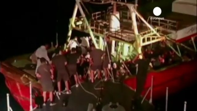 Italian police rescue more migrants off Sicily coast