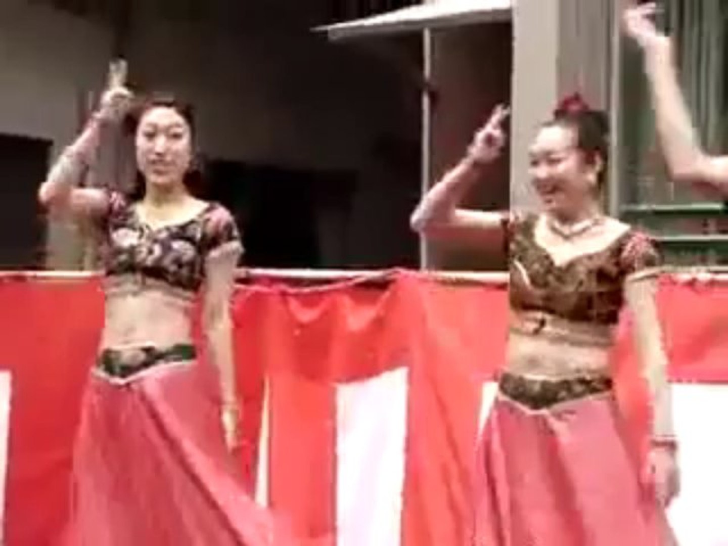 ⁣Japanese People Dance on Hindi (Indian) Song