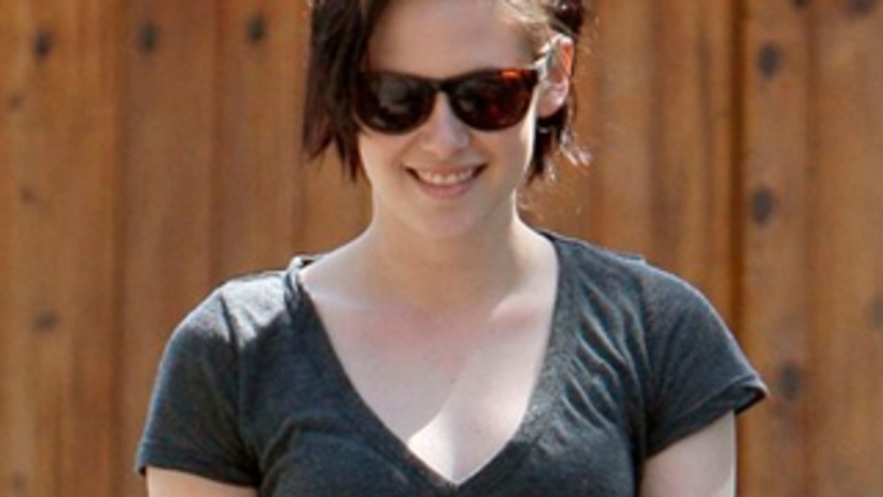 Kristen Stewart asked about nude photos