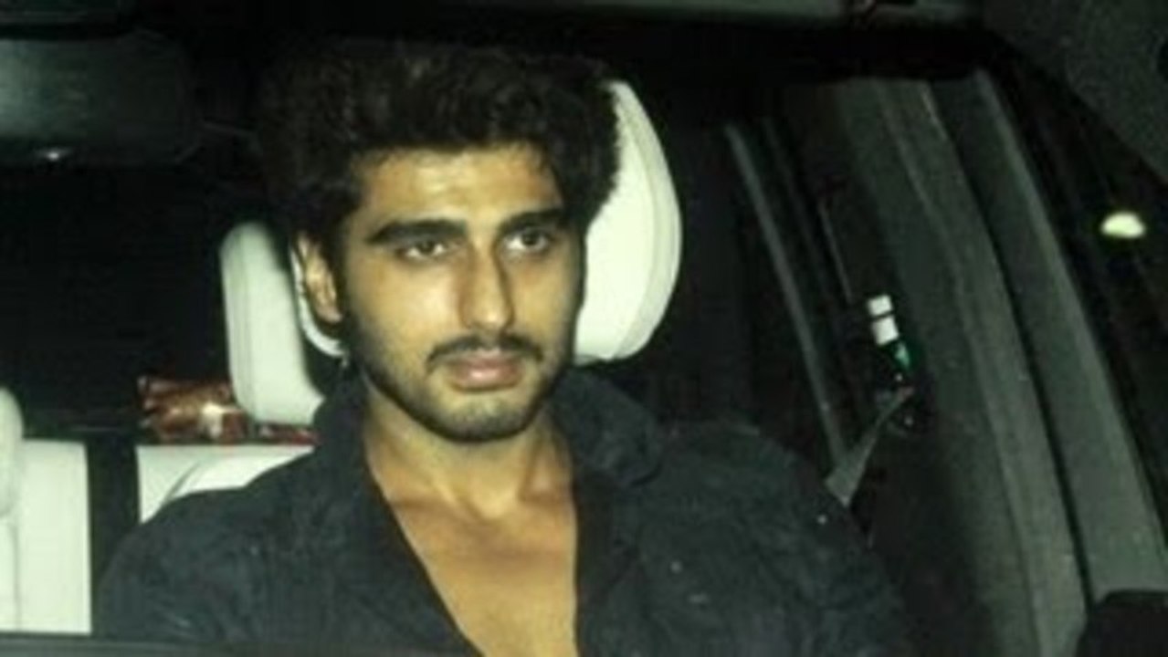 Arjun Kapoor @ Shahrukh Khan's Eid Party !