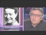 Simone de Beauvoir etait en réalité une Gouine, anti-féministe et collabo