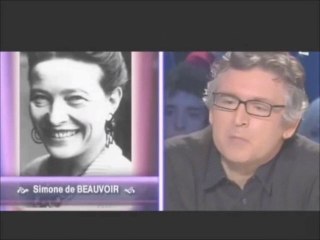 Simone de Beauvoir etait en réalité une Gouine, anti-féministe et collabo