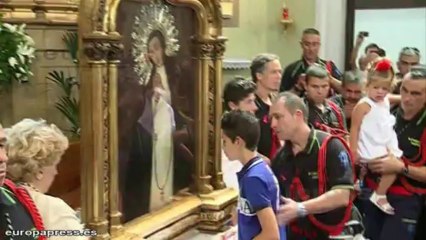 Bomberos rinden homenaje a la Virgen de la Paloma