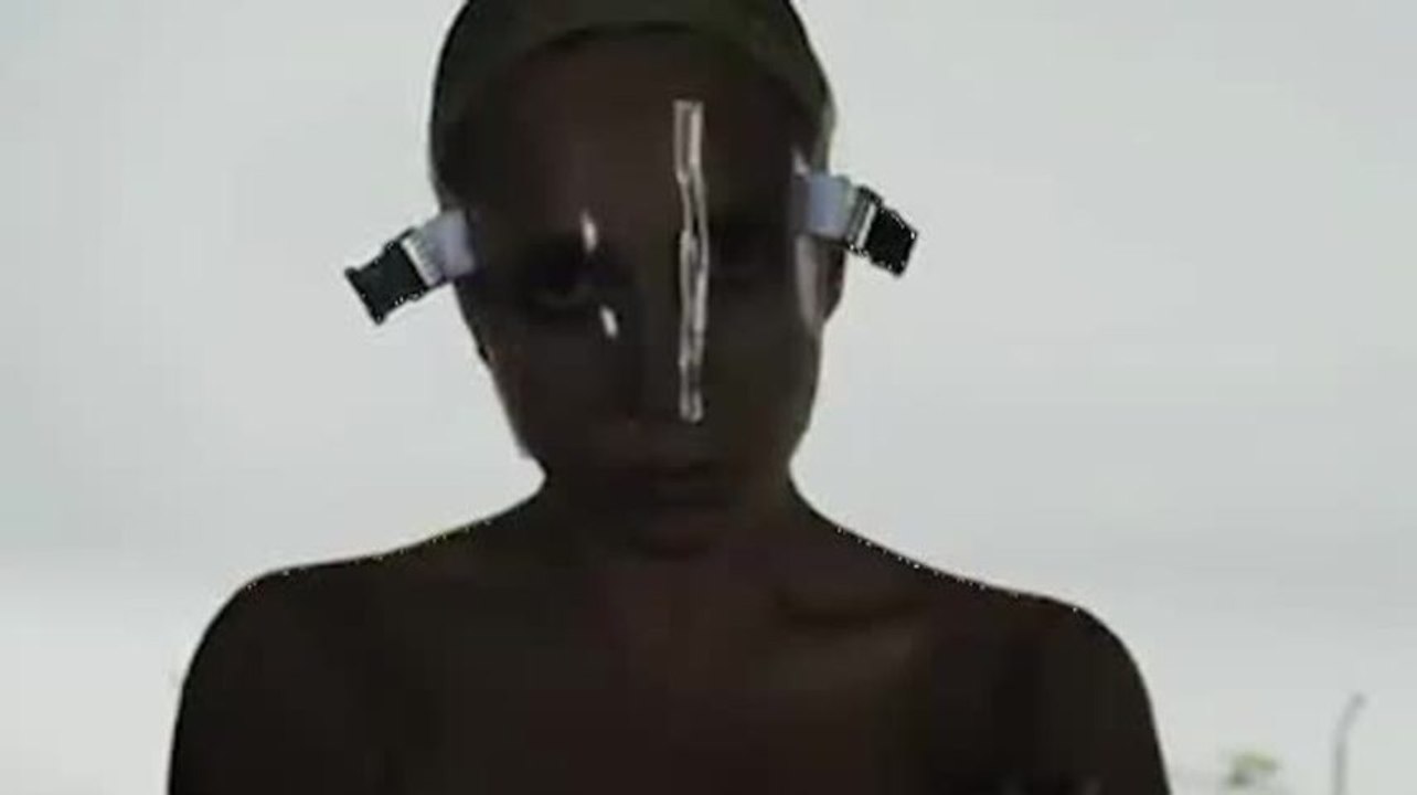 Lady Gagas wirbt dafür ihr Album nicht zu kaufen