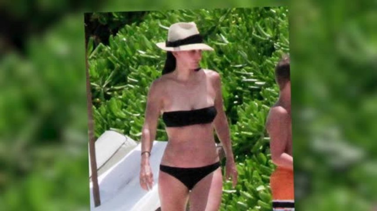 Courteney cox zeigt ihre beeindruckende bikinifigur