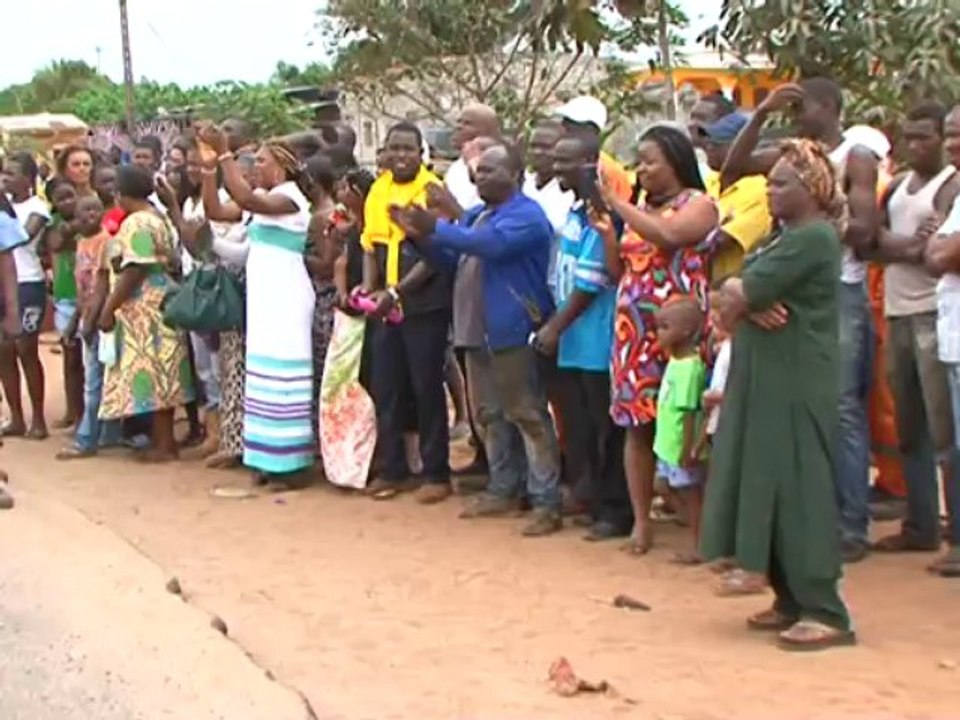 Le Président gabonais Ali Bongo Ondimba  visite les nouveaux logements de Port-Gentil