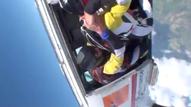 PARACHUTISME - CHAMPIONNATS DE FRANCE VICHY 2013 – Freefly « Les Voyous Genoble Corbas Saut4»- 9aout13.wmv