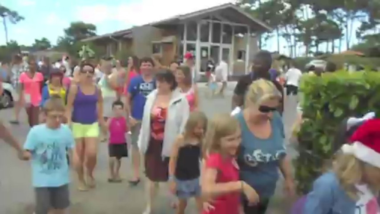 Flash Mob - Yelloh Village Lous Seurrots - Contis Plage 2013