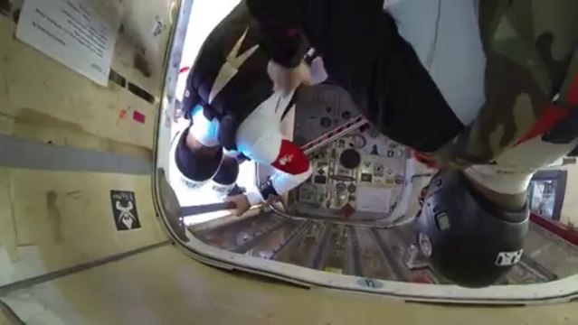 PARACHUTISME - CHAMPIONNATS DE FRANCE VICHY 2013 – Freefly « Air Wax Gap Nice Saut1»- 9aout13.wmv