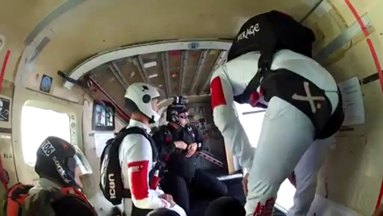 PARACHUTISME - CHAMPIONNATS DE FRANCE VICHY 2013 – Freefly «MilkBrothers Corbas Saut2»- 9aout13.wmv