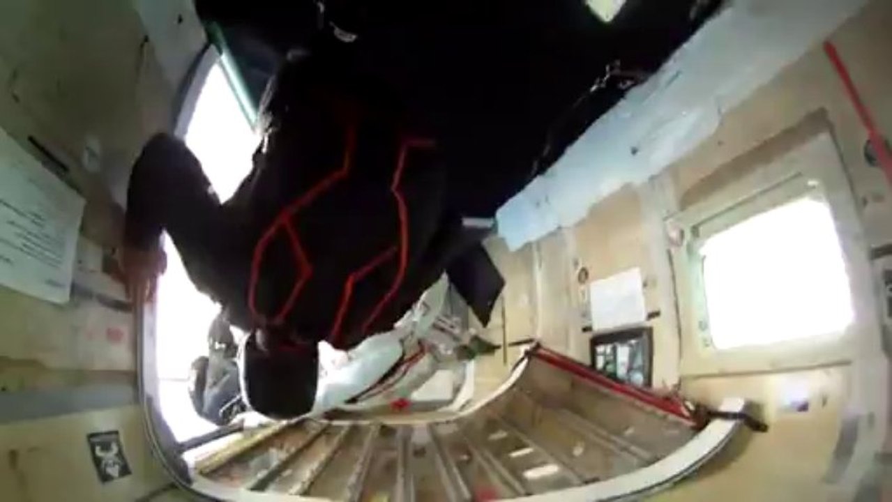 PARACHUTISME - CHAMPIONNATS DE FRANCE VICHY 2013 – Freefly « Les Tontons Flyers Nice Saut3»- 9aout13.wmv