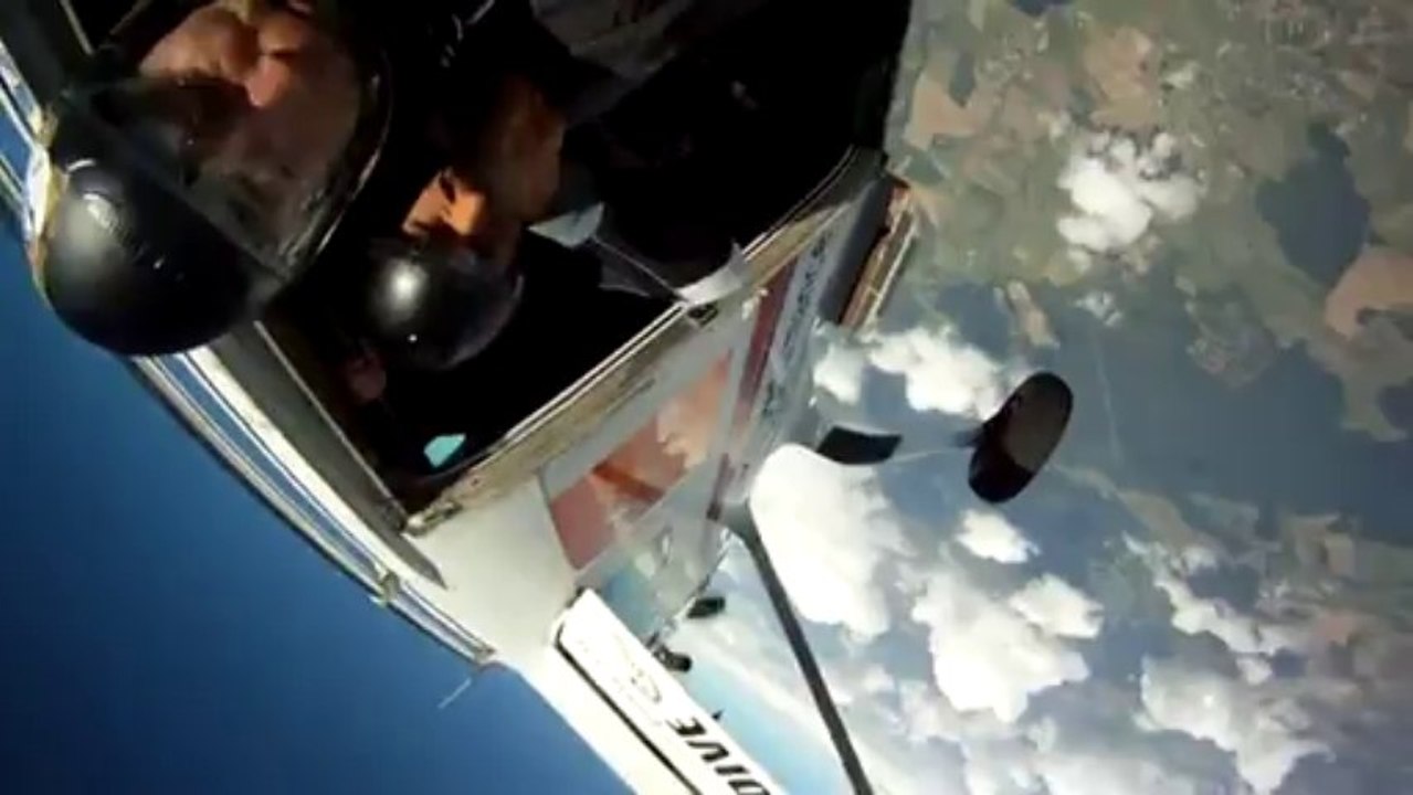 PARACHUTISME - CHAMPIONNATS DE FRANCE VICHY 2013 – Freefly « Les Tontons Flyers Nice Saut4»- 9aout13.wmv