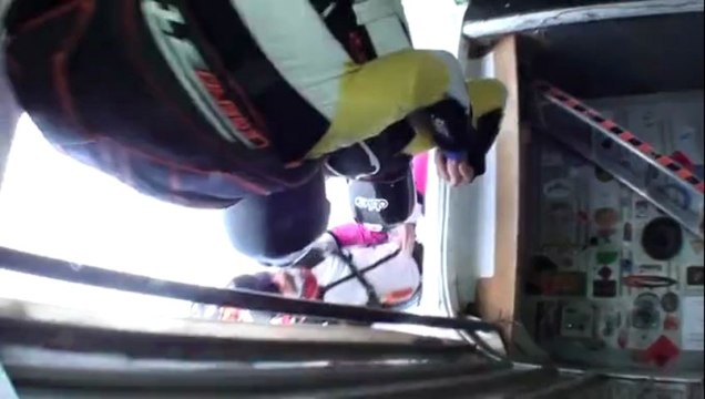 PARACHUTISME - CHAMPIONNATS DE FRANCE VICHY 2013 – Freestyle « Figure2Style Perros Vannes Saut1»- 9aout13.wmv