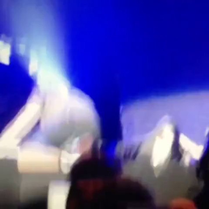 One direction members falling down in a concert!!