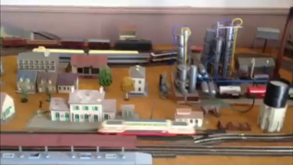 Train Modélisme à la salle d'attente de la gare à Vigy