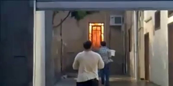 Les coptes éteignent l'église d'el Amir Tadros à El Minya incendiée par les islamistes