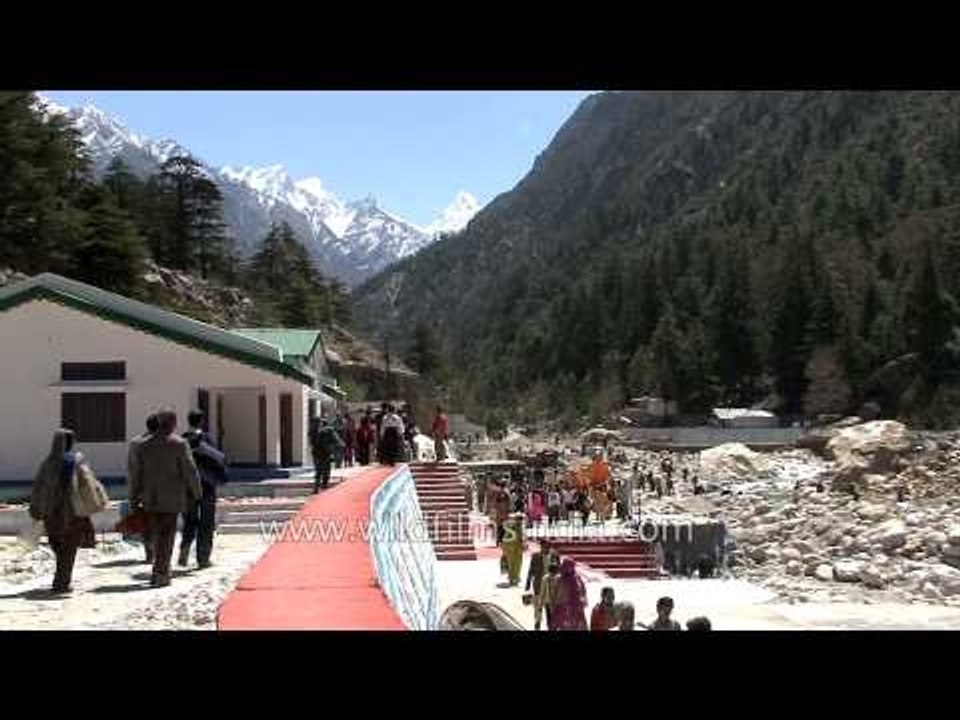 Pandav Nritya being performed by pilgrims in Gangotri
